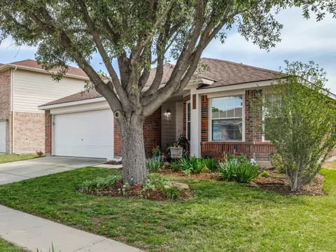 9412 Pastime Ct, Fort Worth, TX 76244