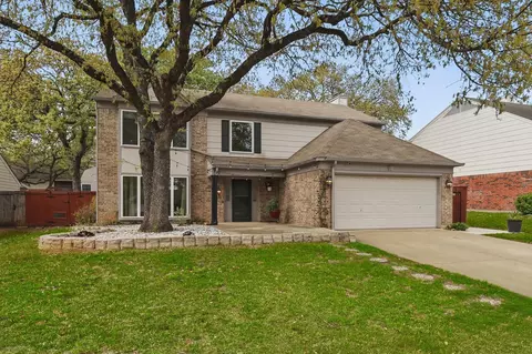 6861 Moss Ln, North Richland Hills, TX 76182