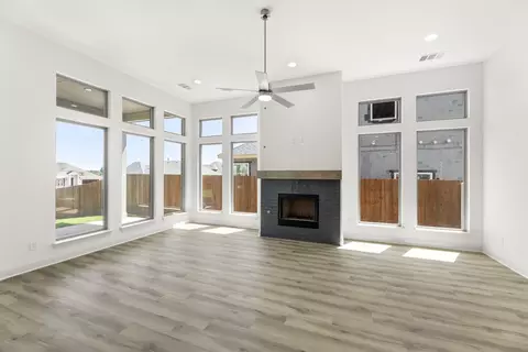 2605 Steve St, Burleson, TX 76028