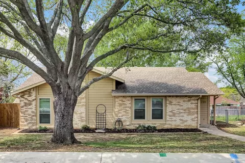 2102 Azalea St, Denton, TX 76205
