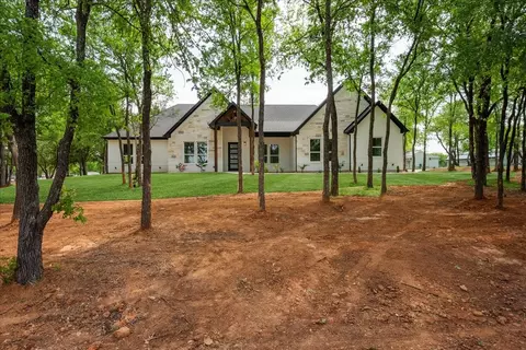 1525 Island Village Ct, Granbury, TX 76048