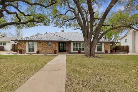 1608 Aden Rd, Fort Worth, TX 76116