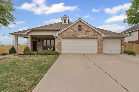 501 Royal Ln, Midlothian, TX 76065