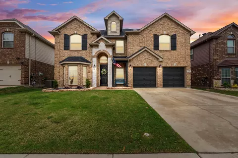 1421 Soaptree Ln, Fort Worth, TX 76177