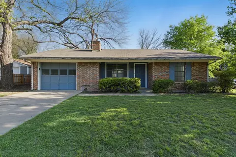 425 Eureka St, Weatherford, TX 76086