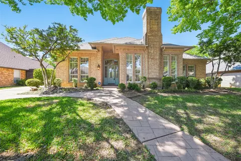 6230 Skylark Cir, North Richland Hills, TX 76180