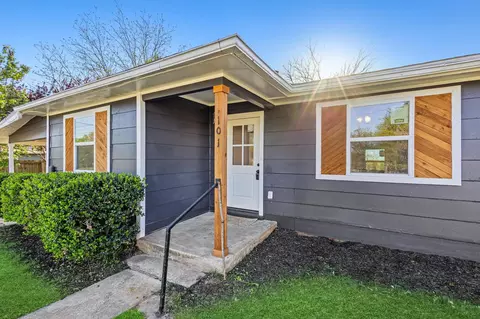 101 D St, Whitesboro, TX 76273