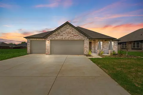 616 Finlee Way, Tioga, TX 76271