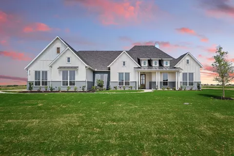 210 Everly Ln, Venus, TX 76084
