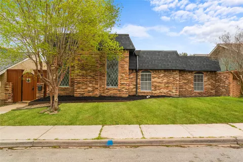 2316 Statler Dr, Carrollton, TX 75007