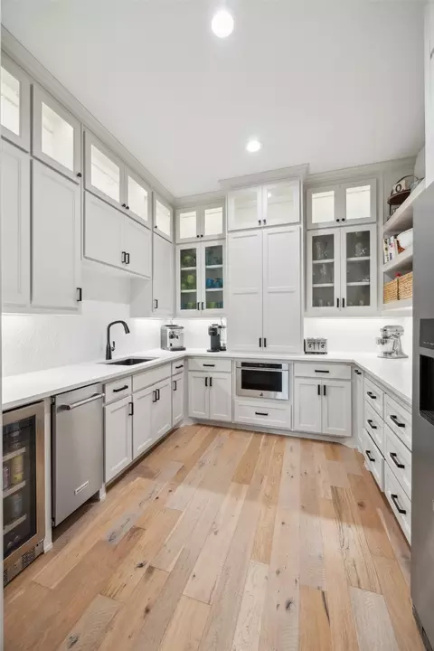 Kitchen - 1331 Ranchview Rd, Argyle, TX 76226 photo 4 of 5