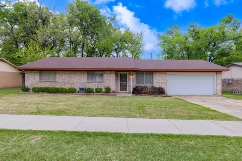 506 Charlotte St, Greenville, TX 75402