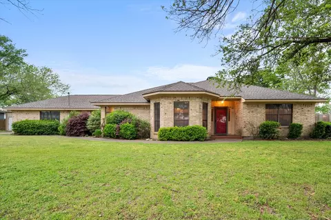 412 E 4th St, Blooming Grove, TX 76626