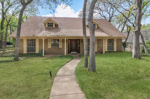 3702 Lynnwood Dr, Arlington, TX 76013