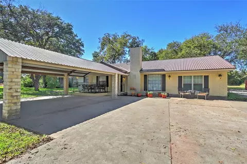 410 SW Barnard St, Glen Rose, TX 76043