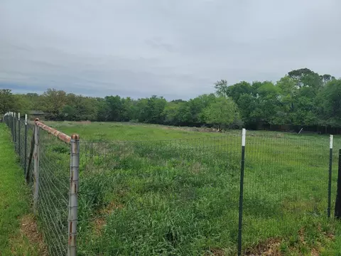 304 N Lakeview Dr, Lake Dallas, TX 75065