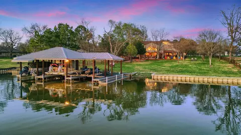 108 Chippewa Cv, Lake Kiowa, TX 76240