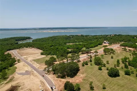 97 S Crescent Dr, Pottsboro, TX 75076