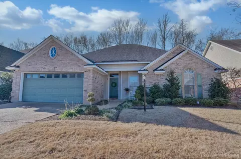 945 Azalea Garden Dr, Shreveport, LA 71115