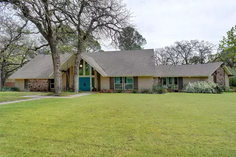 808 Liveoak St, Denton, TX 76209