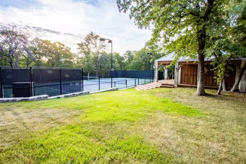 Exterior - 3606 Blagg Rd, Denton, TX 76208 photo 11 of 14
