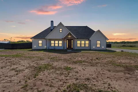 409 Oneal Ln, Jacksboro, TX 76458