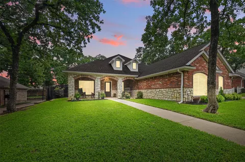 1308 Spinnaker Ln, Azle, TX 76020