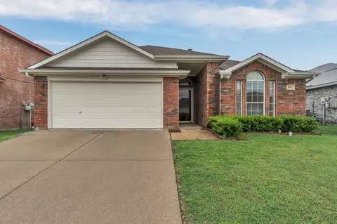 903 Sesame Dr, Arlington, TX 76010