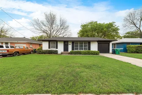 909 Crescent St, Denton, TX 76201