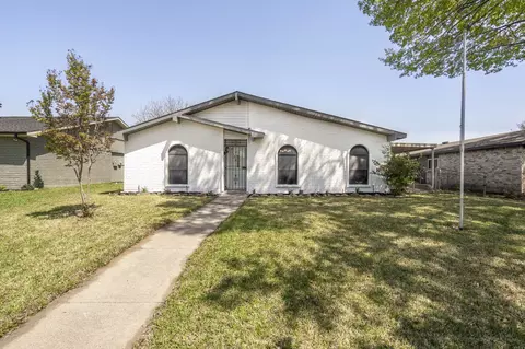 5718 Kerry Ln, Garland, TX 75043
