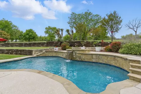 157 Alta Mesa Dr, Fort Worth, TX 76108