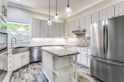 7711 Heather Ridge Ct, Irving, TX 75063