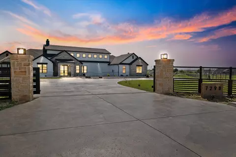 7298 Tom Trl, Krum, TX 76249