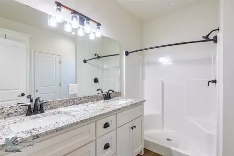 Bath - 280 Waterloo, Abilene, TX 79602 photo 1 of 3