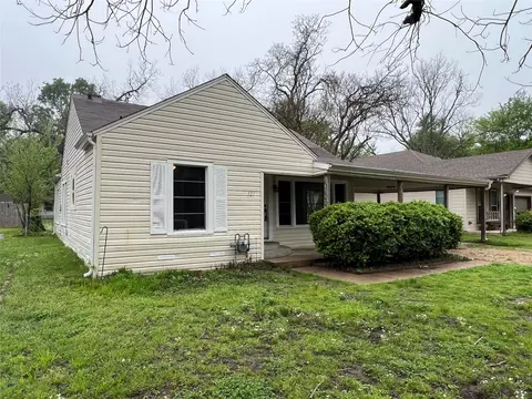 121 W Damon St, Terrell, TX 75160