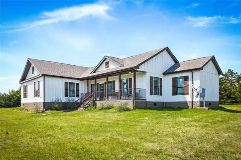 1022 Wortham Rd, Whitewright, TX 75491