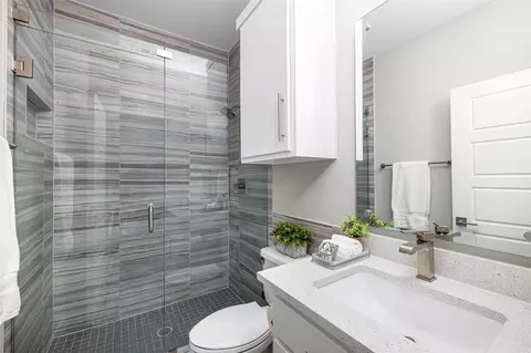 Bath - 7809 Merit Ln, Plano, TX 75024 photo 6 of 6