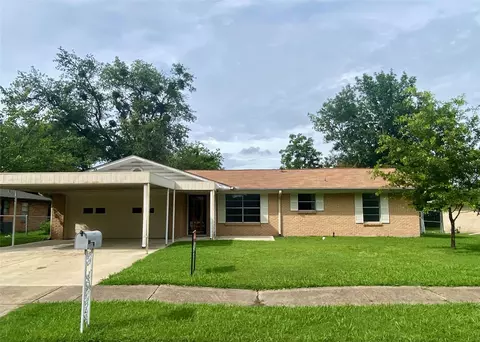 1311 Royal Dr, Kaufman, TX 75142