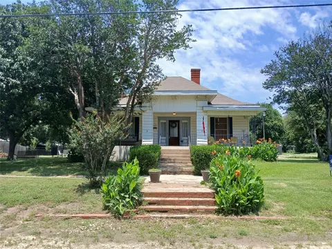 300 NW 2nd St, Hubbard, TX 76648