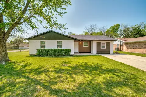 1017 Kent Dr, Gainesville, TX 76240