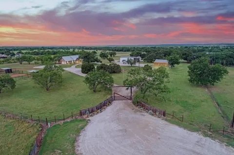 500 Saddleview Ct, Mineral Wells, TX 76067