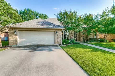 1204 Brookshire Dr, Bedford, TX 76021