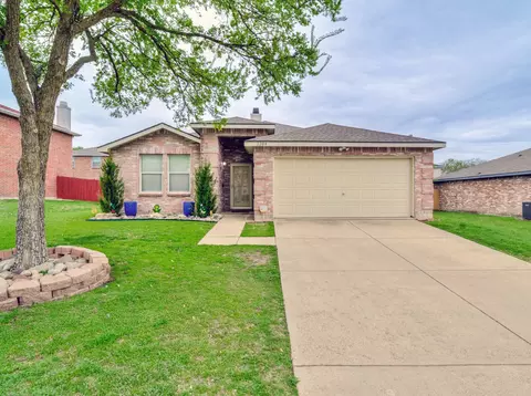 1208 Sullivan Dr, Cedar Hill, TX 75104