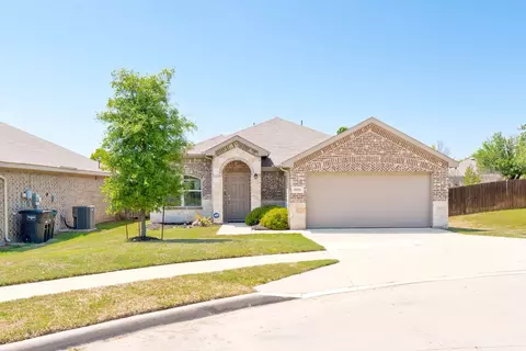 6829 Waterhill Ln, Fort Worth, TX 76179