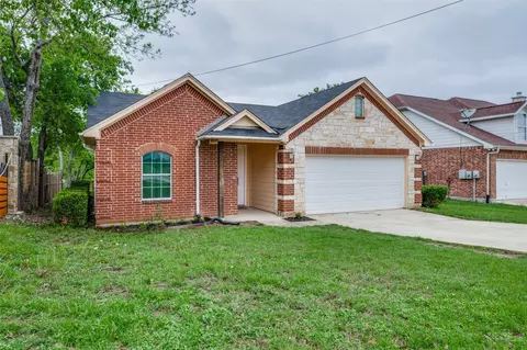 515 NE 5th St, Grand Prairie, TX 75050