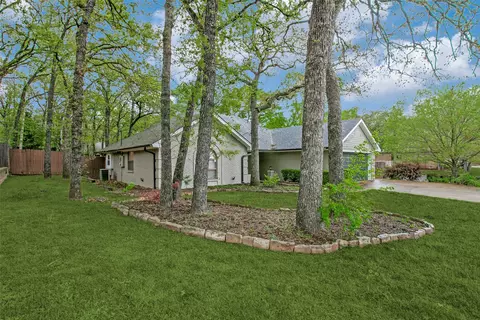 133 Bremen Dr, Hurst, TX 76054