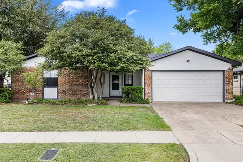 201 Nettletree St, Arlington, TX 76018