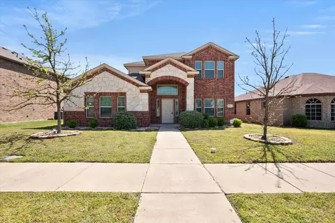 2044 Glen Hollow Dr, Lancaster, TX 75134