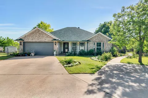 105 Park Trail Pl, Joshua, TX 76058