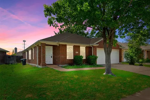 5813 World Champion Ct, Fort Worth, TX 76179
